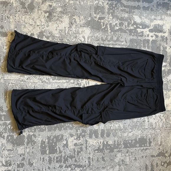 Lululemon Womens Large Dance Studio Relaxed-Fit Mid-Rise Cargo Pant Black W5GILS - Picture 4 of 9